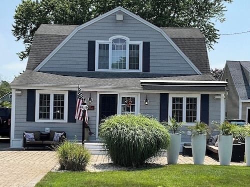 Charming year-round beach home in Indian Town, Old Saybrook 
