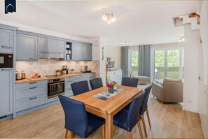 Fridge, oven, stovetop, dishwasher - Usedom-Idyll - Comfortable vacation home "Usedom - Idyll" (Loddin)