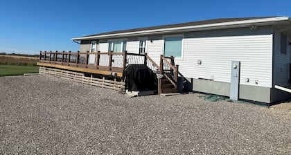 PRIME LOCATION- 6 Mile Bay
Centrally located for hunting/fishing.