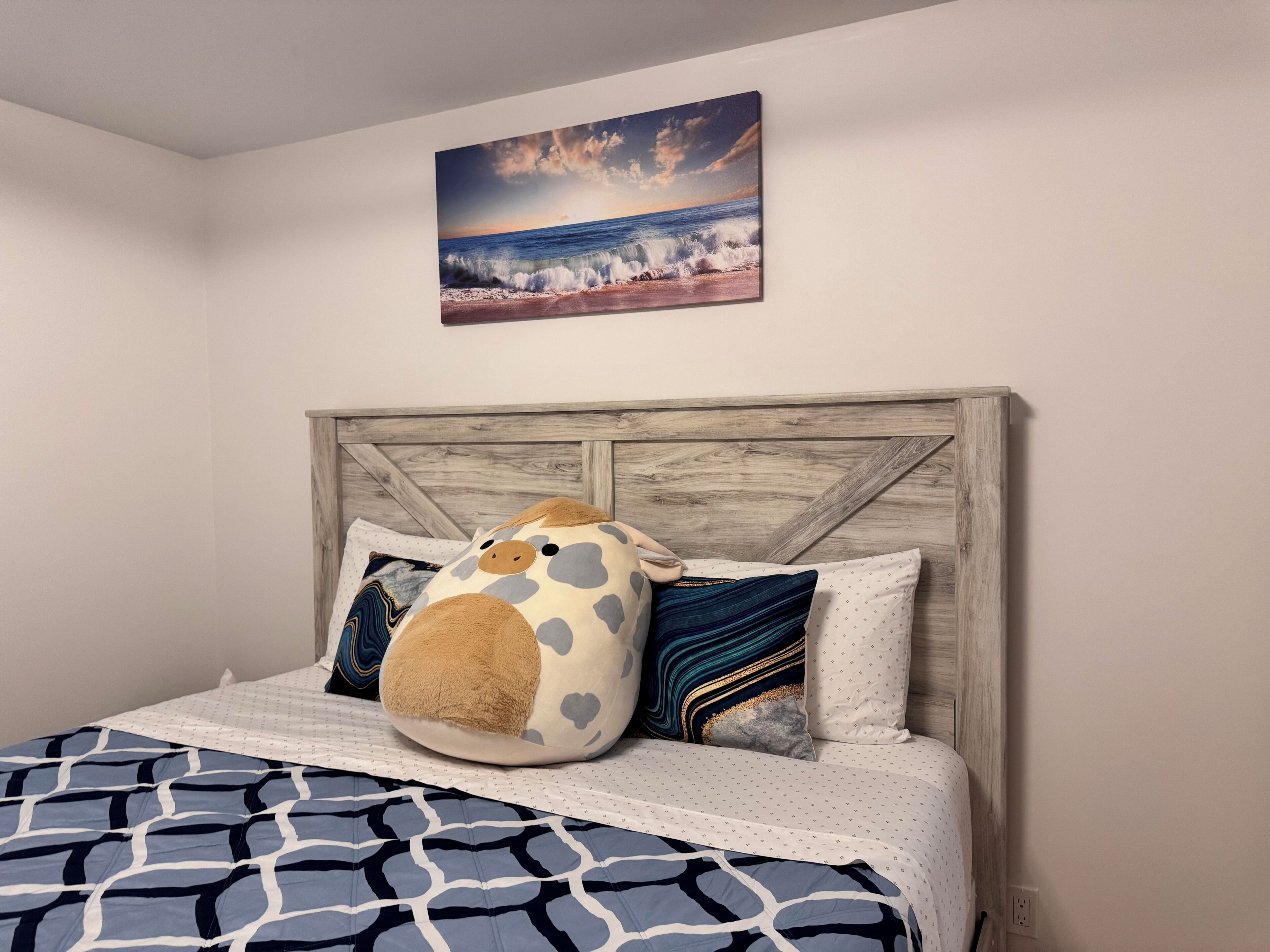 4 bedrooms, iron/ironing board, travel crib, free WiFi