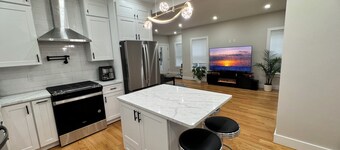Modern/Luxury Condo Norwood 