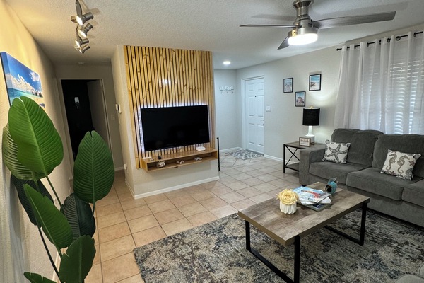 Een smart-tv en een stereo