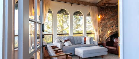 تلفزيون ذكي