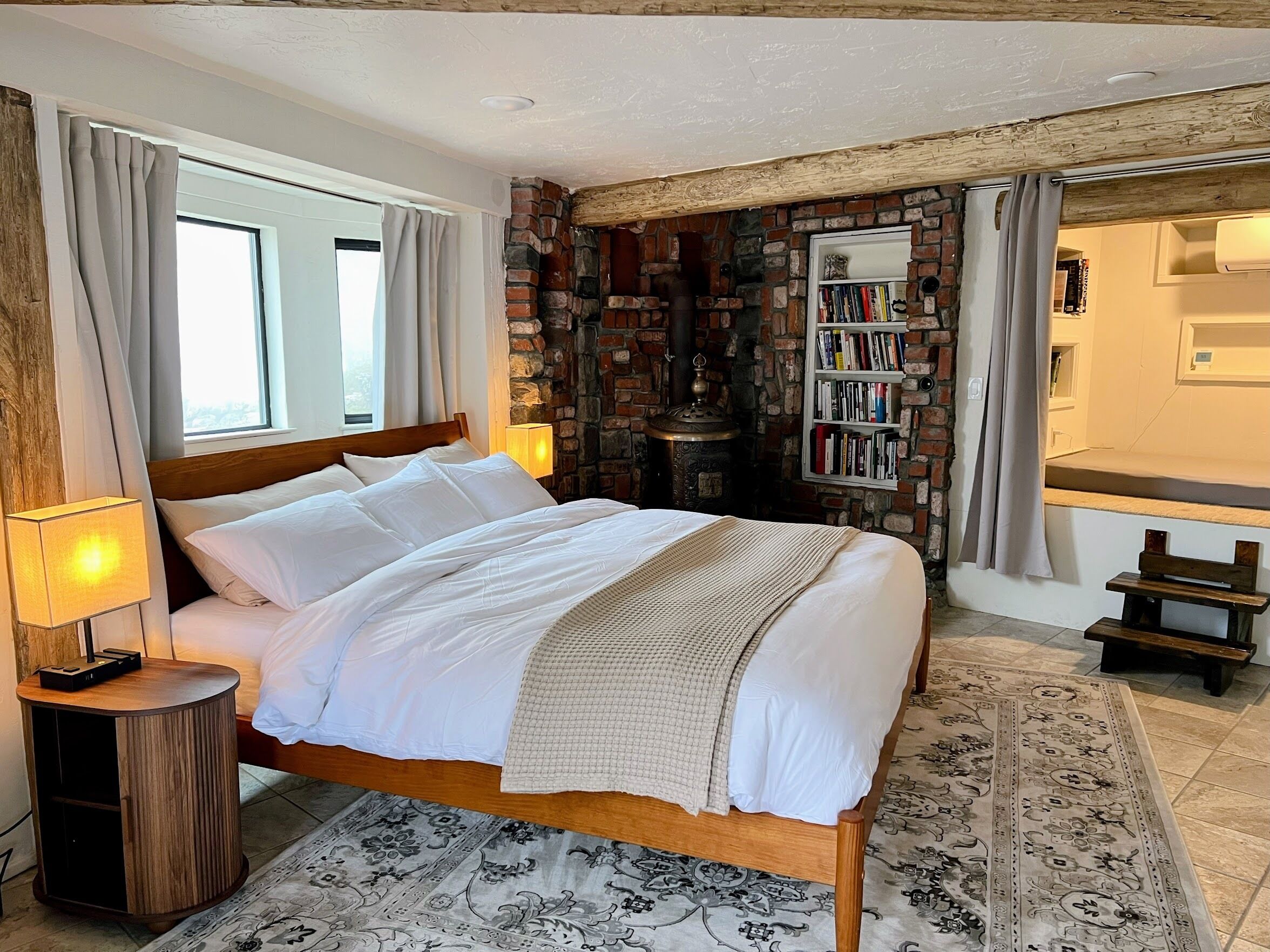 3 makuuhuonetta, silitysrauta/-lauta, ilmainen Wi-Fi, vuodevaatteet