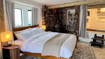 3 makuuhuonetta, silitysrauta/-lauta, ilmainen Wi-Fi, vuodevaatteet