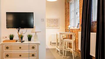 House | Living area | Flat-screen TV