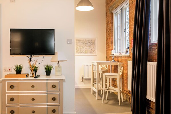 House | Living area | Flat-screen TV