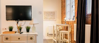 Rotheram - Suite at Bicester Heritage