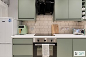 Fridge, microwave, oven, dishwasher