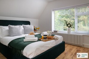 واي فاي مجانًا وملاءات أسرّة