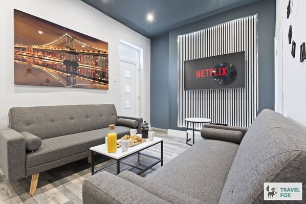 TV - Bella`s House: Motor Point Arena (Nottingham)