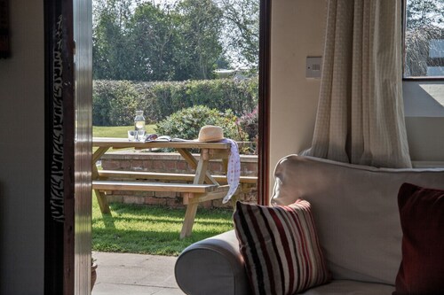 Zoes Cottage  5 mins drive to Alton  Alpaca`s