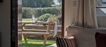 Zoes Cottage  5 mins drive to Alton  Alpaca`s