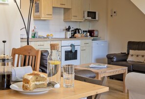 Interior - Alpaca Cottage - Alton Towers (Denstone)