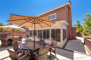 Outdoor dining - Ladera Luxe Getaway (Los Angeles)