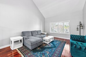 Smart TV, fireplace, video games - Ladera Luxe Getaway (Los Angeles)