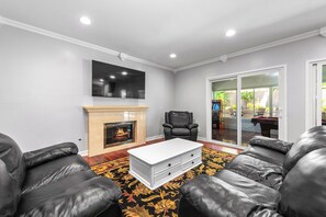 Smart TV, fireplace, video games - Ladera Luxe Getaway (Los Angeles)