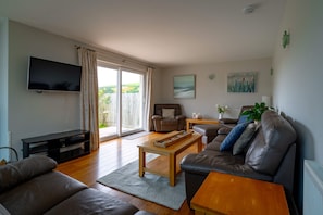 Télévision, cheminée