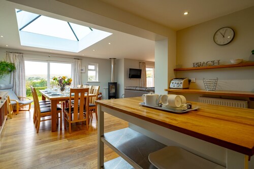 Pebbles Rest  -  a bungalow  that sleeps 11 guests  in 5 bedrooms