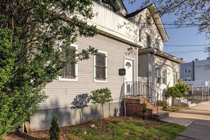 Exterior detail - Spacious 4BR / Arcade & Games / LuxCafe / 2 King Beds / 30min to NYC  (Newark)