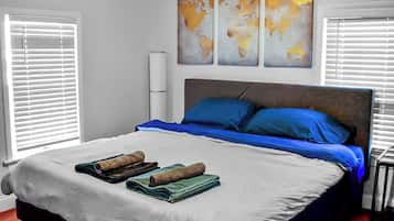 4 bedrooms, desk, iron/ironing board, travel crib