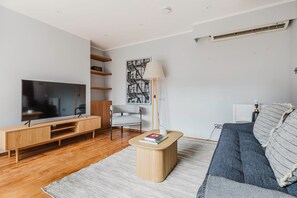 Télévision, chaîne hi-fi