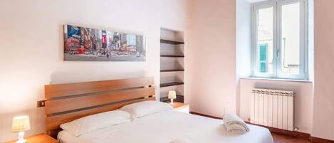 1 多间卧室、熨斗/熨衣板、免费 WiFi、床单