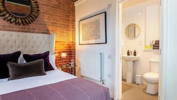 House | 1 bedroom, iron/ironing board, free WiFi