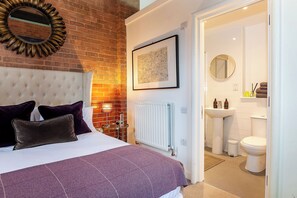 House | 1 bedroom, iron/ironing board, free WiFi