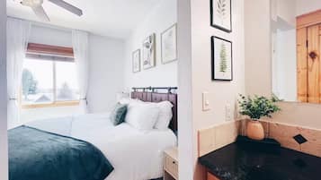 2 chambres, fer et planche à repasser, Wi-Fi gratuit, draps fournis