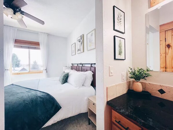 2 bedrooms, iron/ironing board, free WiFi, bed sheets