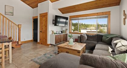 Ponderosa Paradise | Pet Friendly | Mountain Views