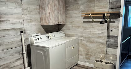 Fully remodeled Handicap friendly house, 10 miles W of Tolna that sleeps 9 ppl
