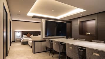 Suite Room, Non Smoking | Free WiFi, bed sheets