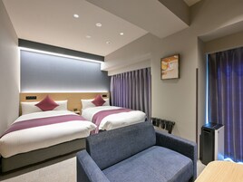 Habitación Confort con 2 camas individuales, no fumadores (check-in is not available after 10PM) | Wifi gratis y ropa de cama