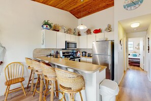 Fridge, microwave, oven, stovetop - Renovated waterfront duplex with canal access, deck, water views & central AC (Marathon)