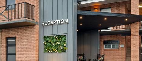 Fachada de la propiedad