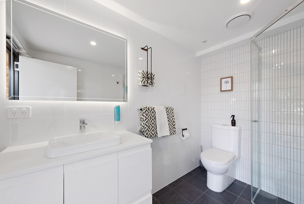 Bluegum Dubbo by Travellers by null