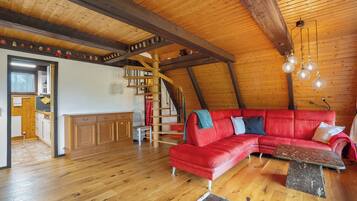 Fernseher, Tischtennisplatte, Stereoanlage