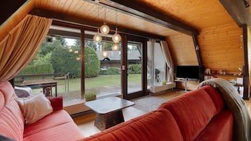 TV, ping pong, stereo