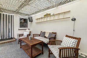 Interior - Holiday Home 'Nilsson' with Private Terrace, Private Garden and Wi-Fi (Heide)