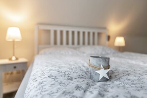 1 bedroom, iron/ironing board, free WiFi, bed sheets - Holiday Home 'Nilsson' with Private Terrace, Private Garden and Wi-Fi (Heide)