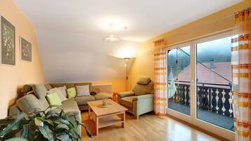 TV, bordtennis og stereoanlegg