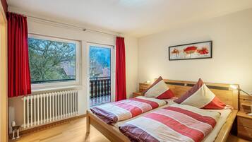 3 dormitorios, tabla de planchar con plancha, wifi gratis y ropa de cama