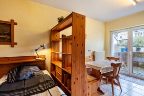 1 dormitorio, tabla de planchar con plancha, wifi gratis y ropa de cama