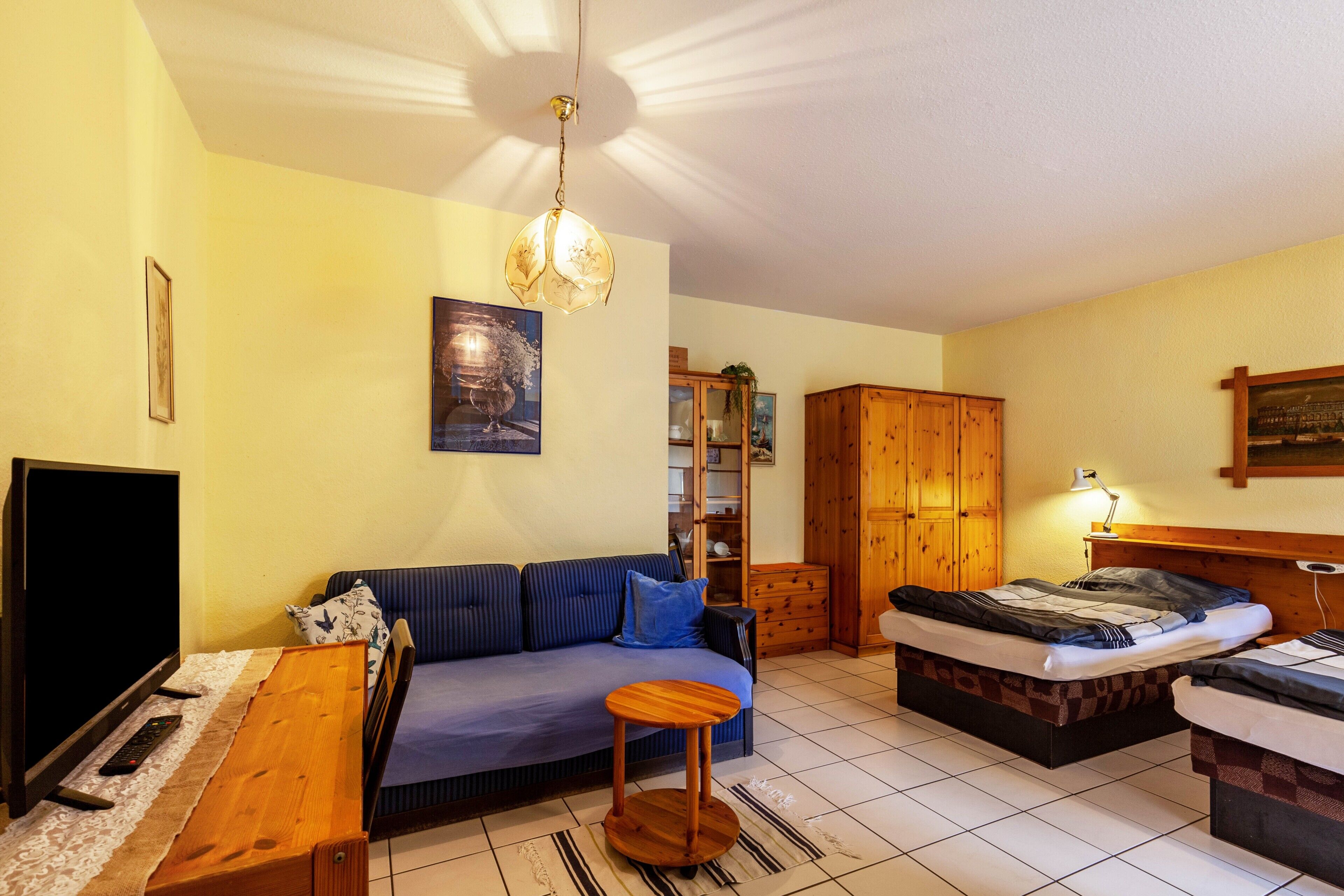 1 habitación, tabla de planchar con plancha y wifi gratis 