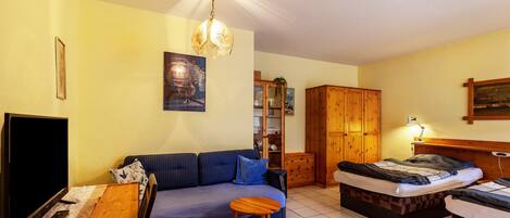 1 bedroom, iron/ironing board, free WiFi