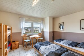 2 chambres, fer et planche à repasser, Wi-Fi gratuit