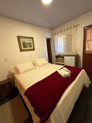 Standard Double Room, Courtyard View | Blackout drapes, iron/ironing board, free WiFi - Pousada Recanto das Flores  (Aiuruoca)