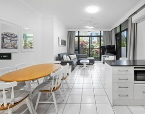 Apartment, 2 Bedrooms, Garden View | In-room dining - Alexander Apts - Ground Floor 2 Bedroom (Surfers Paradise)
